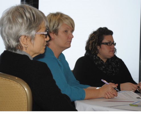 (de gauche à droite) Vivian Knapp, Patrimoine canadien, Deana Hatcher, ministère de l’Éducation de Terre-Neuve-et-Labrador et Josée Vaillancourt, Fédération de la jeunesse canadienne-française